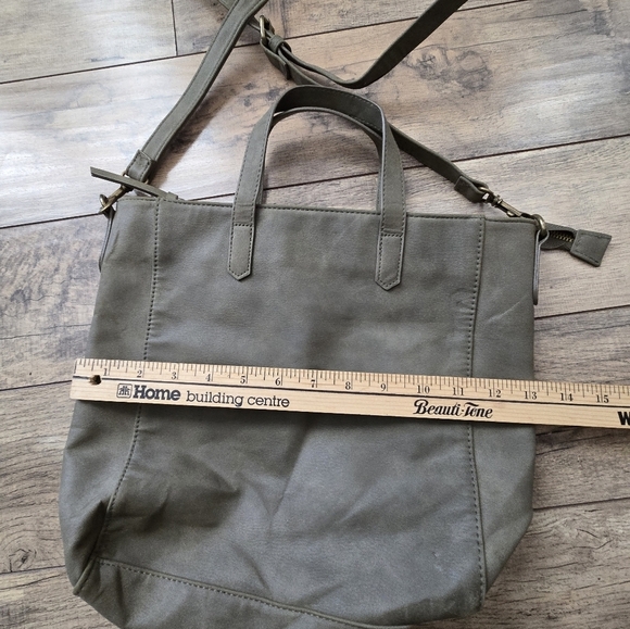 Universal Thread Goods Co Non Leather Olive Green Tote Bag with Adjustable Strap - Picture 4 of 11